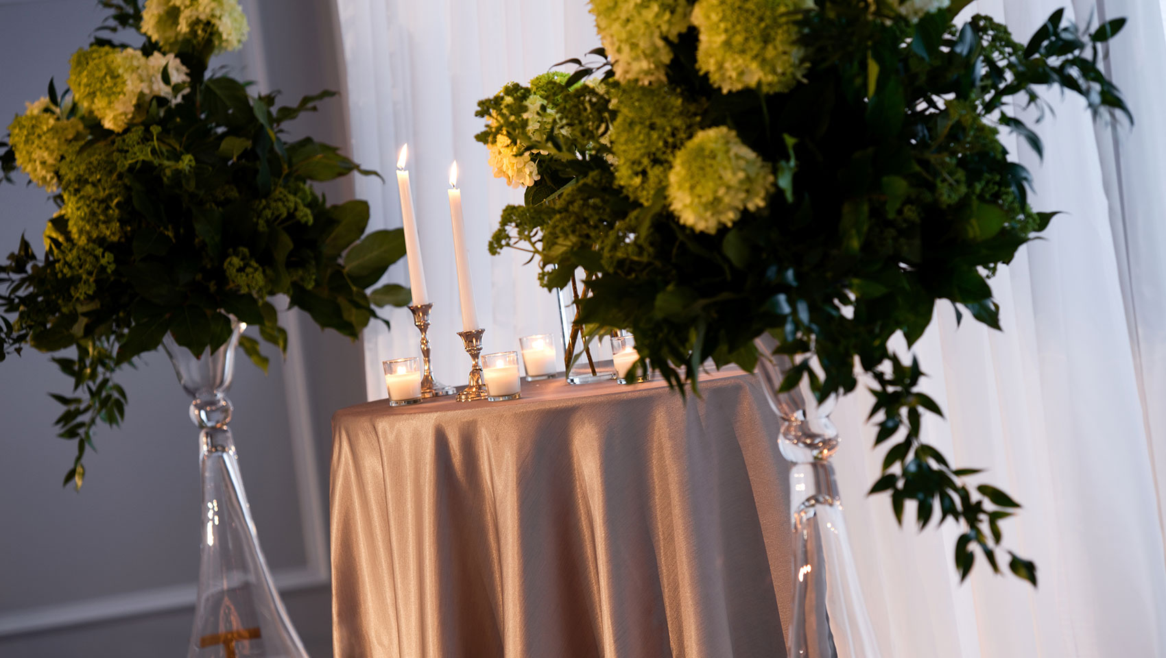 Kimpton Cardinal Hotel wedding table setting